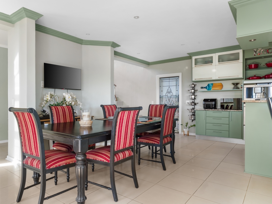 4 Bedroom Property for Sale in Zeegezicht Western Cape